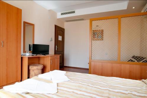 Раѝ Hotel Hisarya Exterior photo